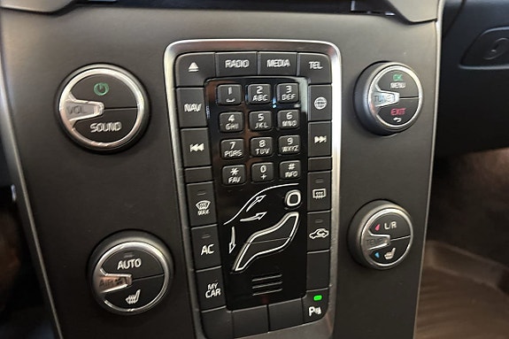 Volvo V40 15 of 22