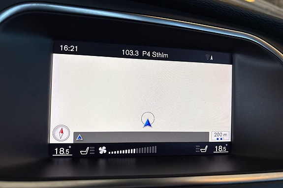 Volvo V40 16 of 22