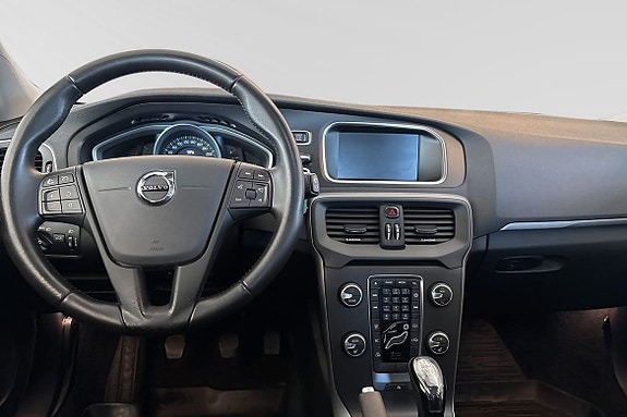 Volvo V40 9 of 22