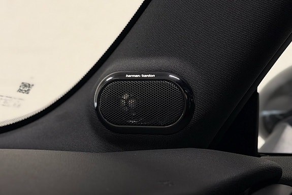 MINI Cooper S 9 of 27
