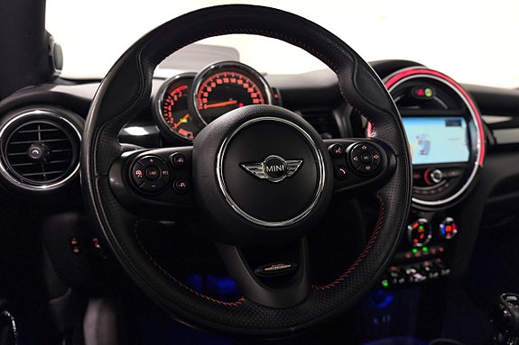 MINI Cooper S 10 of 27