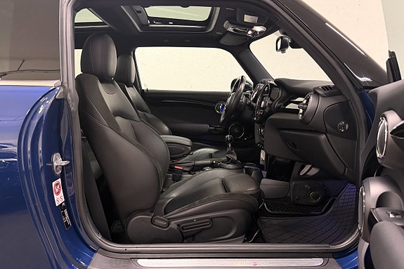 MINI Cooper S 24 of 27