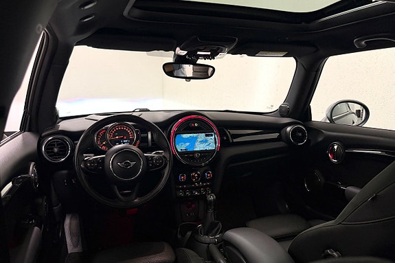MINI Cooper S 8 of 27