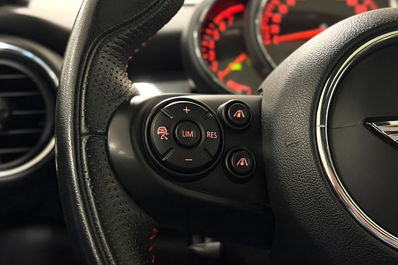 MINI Cooper S 11 of 27