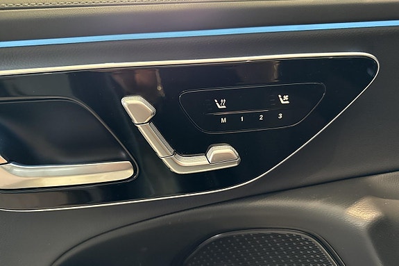 Mercedes-Benz E300 16 of 16