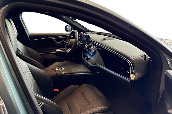 Mercedes-Benz E300 9 of 16