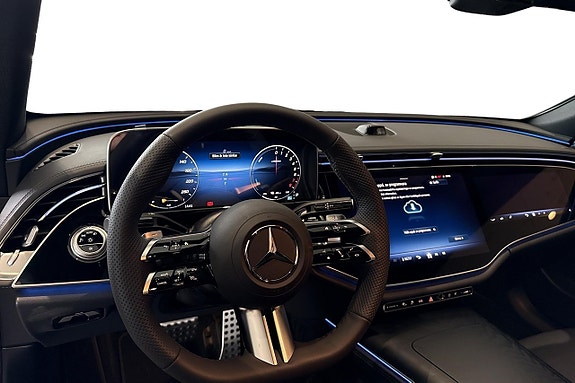 Mercedes-Benz E300 6 of 16