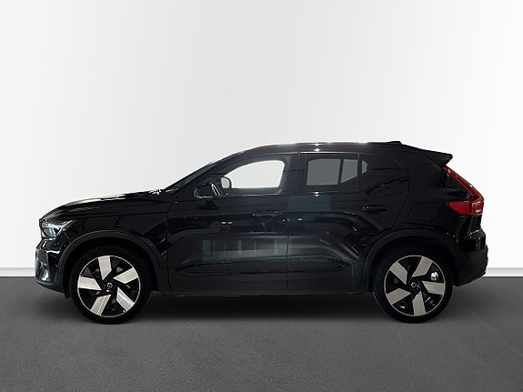 Volvo XC40 3 of 14