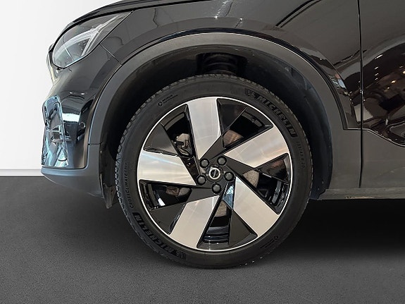 Volvo XC40 10 of 14