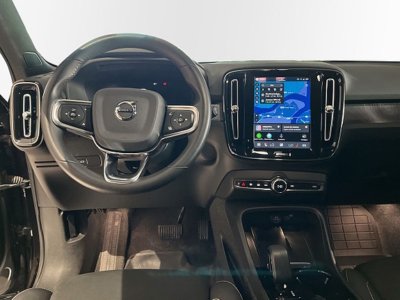 Volvo XC40 6 of 14