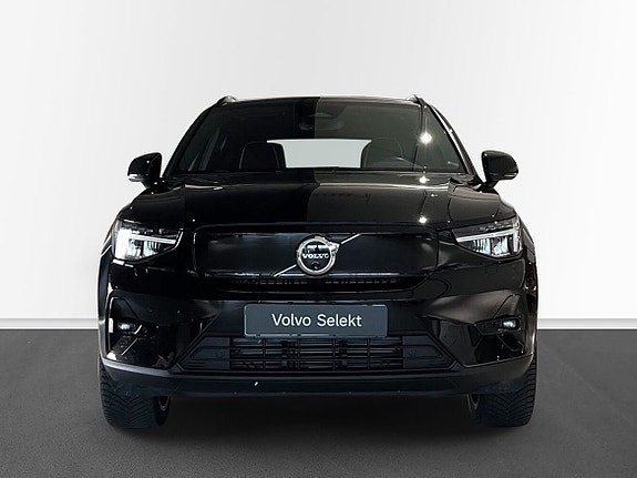 Volvo XC40 9 of 14