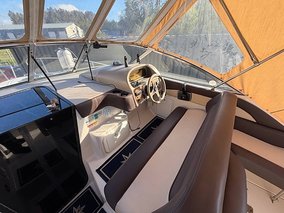 Four Winns Vista 238 | Volvo Penta V8 270hk 10 of 12