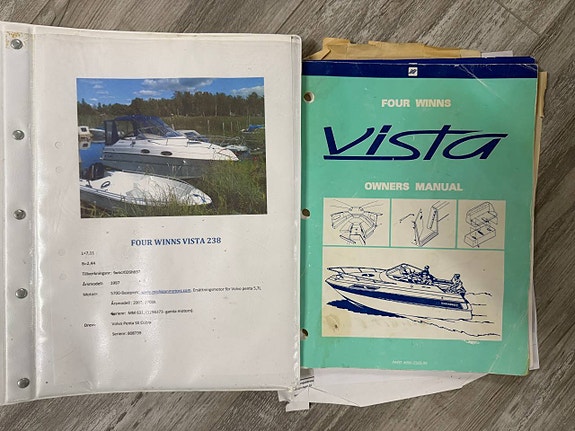 Four Winns Vista 238 | Volvo Penta V8 270hk 8 of 12
