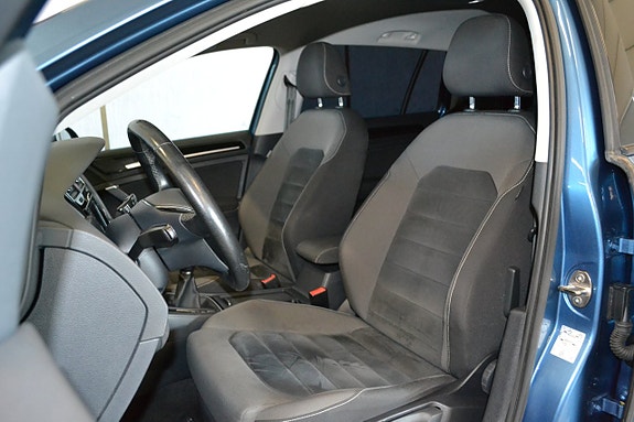 Volkswagen Golf VII 5 of 10