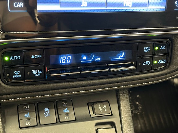 Toyota Auris 13 of 19