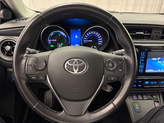 Toyota Auris 8 of 19