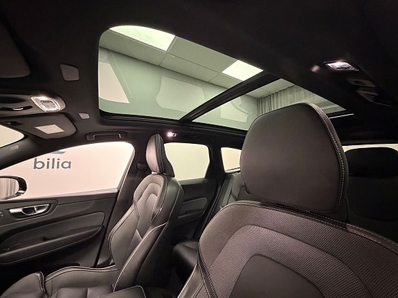 Volvo XC60 25 of 25