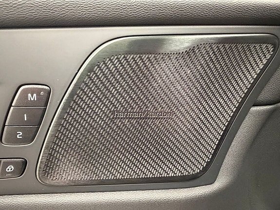 Volvo XC60 6 of 25