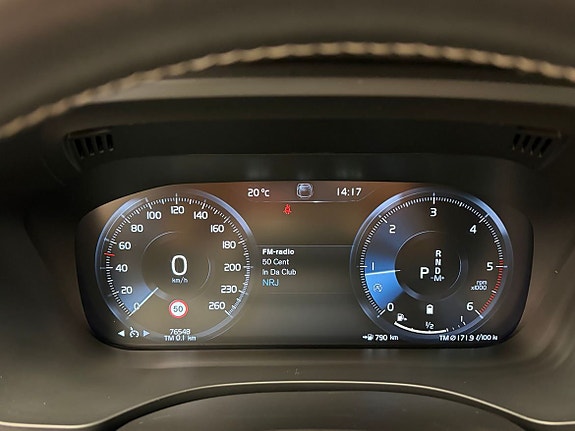 Volvo XC60 12 of 25