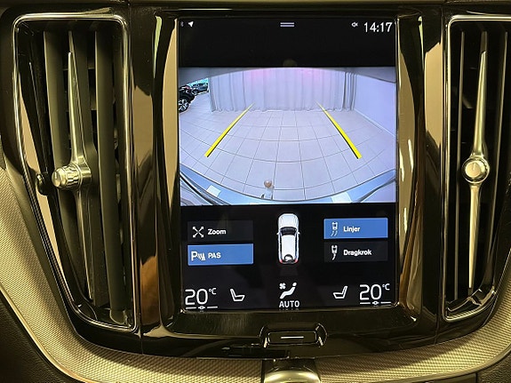 Volvo XC60 16 of 25