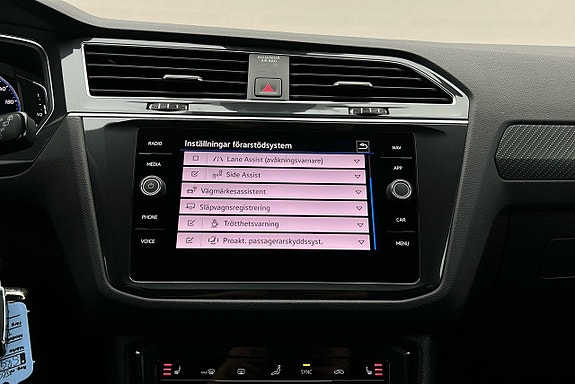 Volkswagen Tiguan 23 of 29