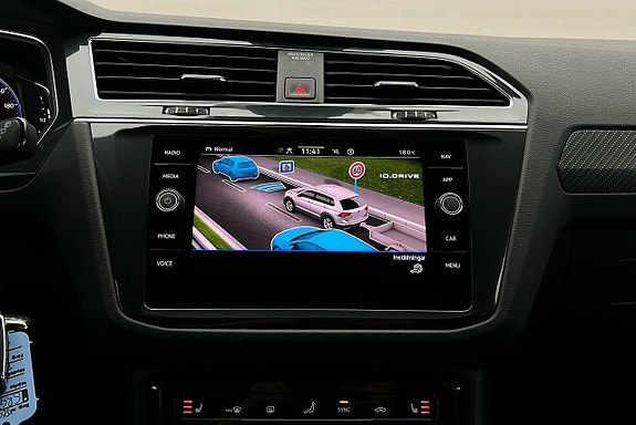 Volkswagen Tiguan 21 of 29