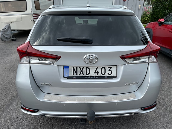 Toyota Auris 4 of 5