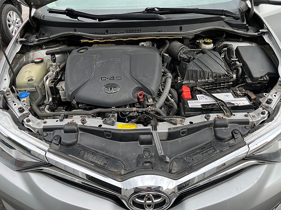 Toyota Auris 3 of 5
