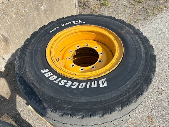Skärmar med kompletta hjul till Volvo L60H 7 of 9