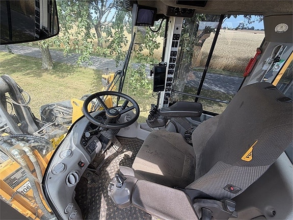 Volvo L110H lastmaskin, all utrustning, våg, toppskick 5 of 5