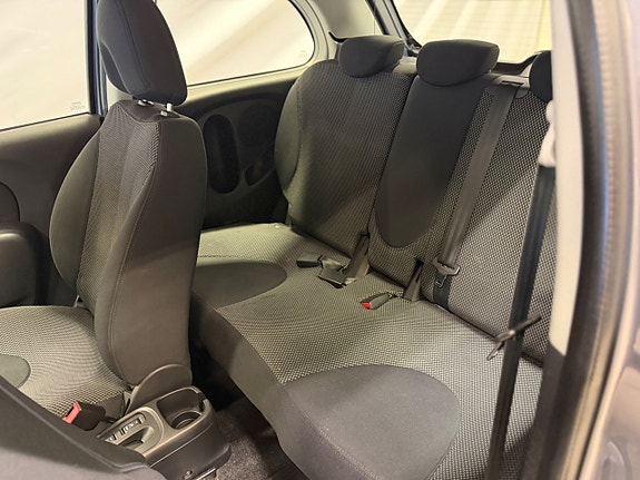 Nissan Micra 6 of 10