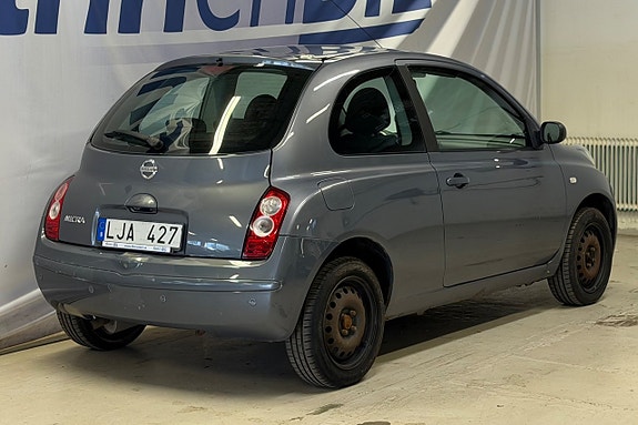 Nissan Micra 4 of 10