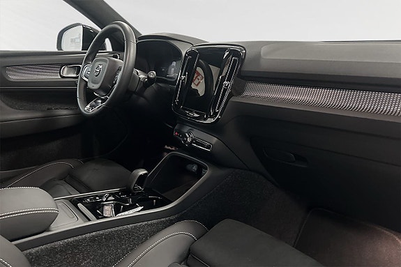 Volvo XC40 6 of 7
