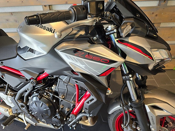 Kawasaki Z650 6 of 15