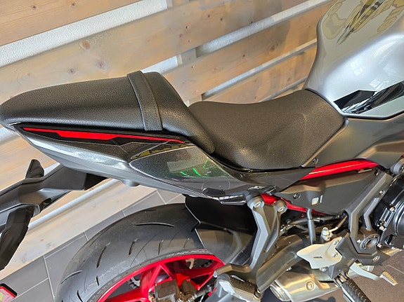 Kawasaki Z650 3 of 15