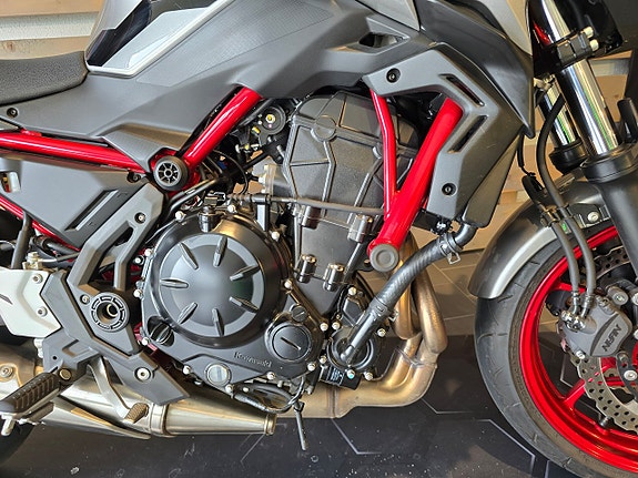 Kawasaki Z650 8 of 15