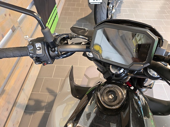 Kawasaki Z650 5 of 15