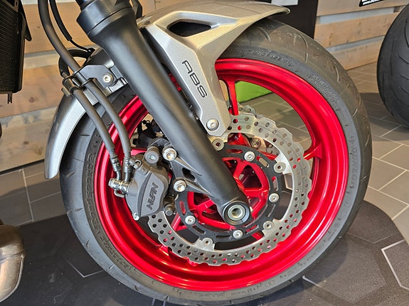 Kawasaki Z650 9 of 15