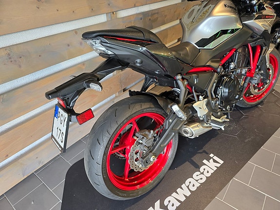 Kawasaki Z650 2 of 15
