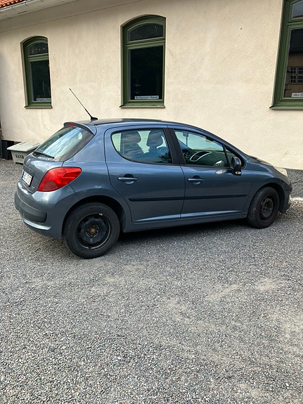 Peugeot 207 2 of 4