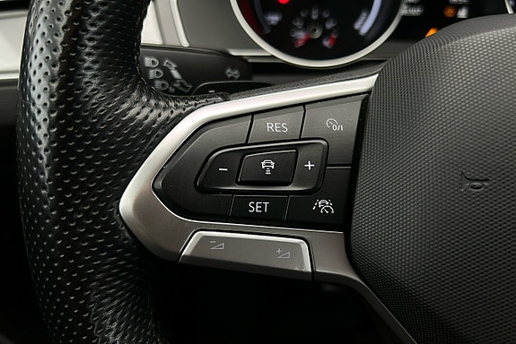 Volkswagen Passat 25 of 29