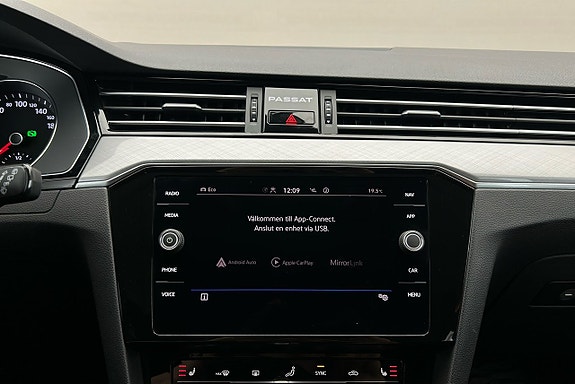 Volkswagen Passat 27 of 29