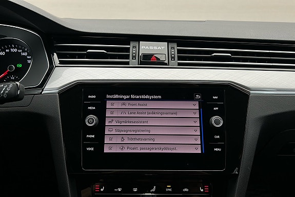 Volkswagen Passat 24 of 29