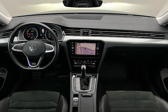 Volkswagen Passat 6 of 29