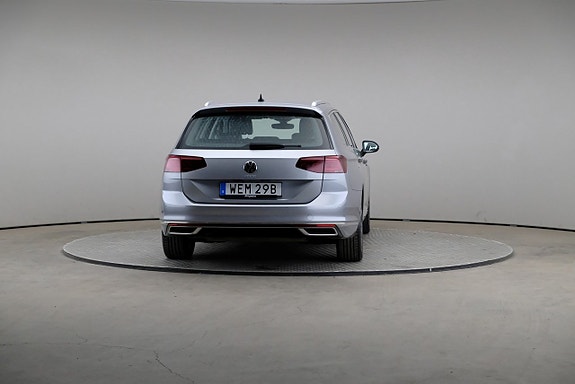 Volkswagen Passat 5 of 29