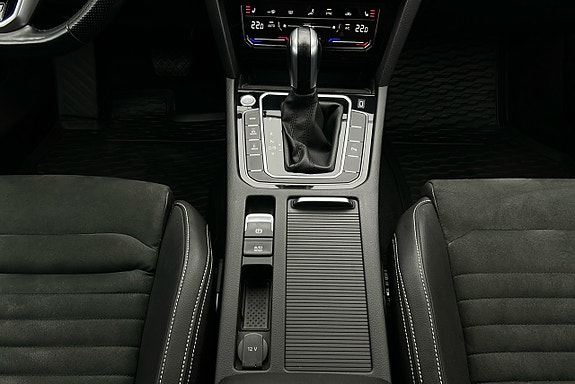 Volkswagen Passat 9 of 29
