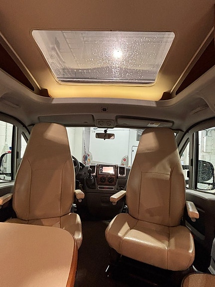 Hymer T 674 SL Star Edition Långbädd / 160 hk / Kamkedja / Dieselvärmare / Låga mil 7 of 22