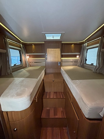 Hymer T 674 SL Star Edition Långbädd / 160 hk / Kamkedja / Dieselvärmare / Låga mil 16 of 22