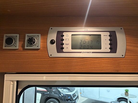 Hymer T 674 SL Star Edition Långbädd / 160 hk / Kamkedja / Dieselvärmare / Låga mil 21 of 22