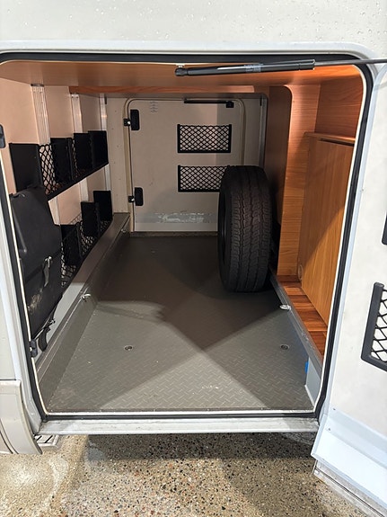 Hymer T 674 SL Star Edition Långbädd / 160 hk / Kamkedja / Dieselvärmare / Låga mil 4 of 22